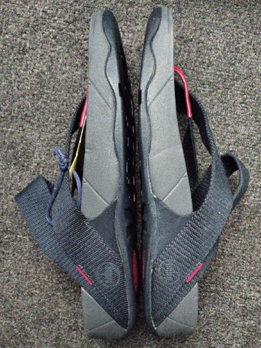 Fitflop Men’s Black Sandals with Red Toe Accent